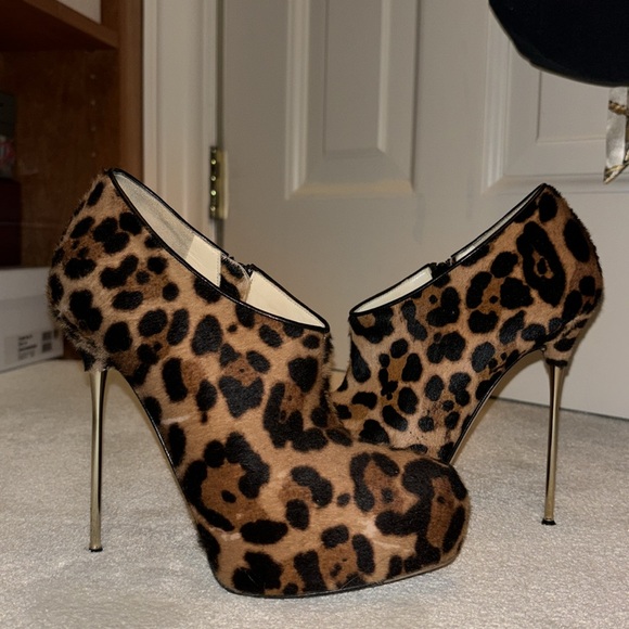 Pony hair Brian Atwood ankle bootie - Picture 3 of 8